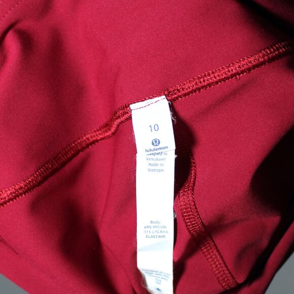 Lululemon Tight Stuff Tight Red and Silver Reflective Print Size 10 - Picture 9 of 10